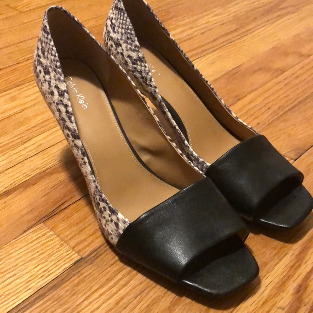 Calvin Klein Peep Toe 10